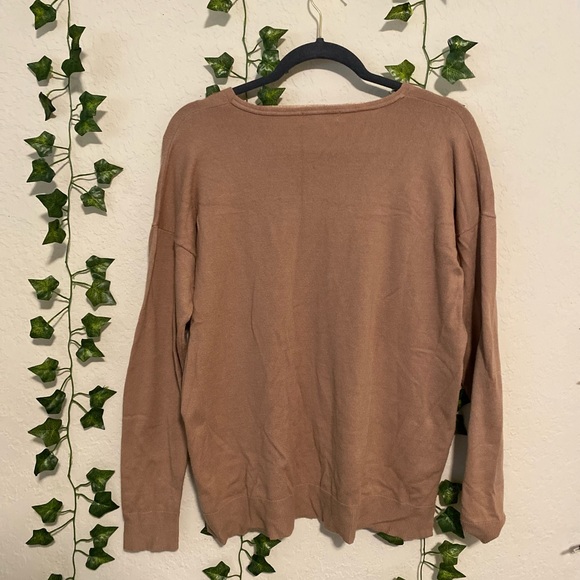Prologue V-neck sweater - Picture 2 of 3